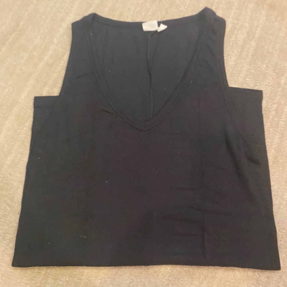 Gap Classic Black V-neck Ribbed Tank Top Size: Medium